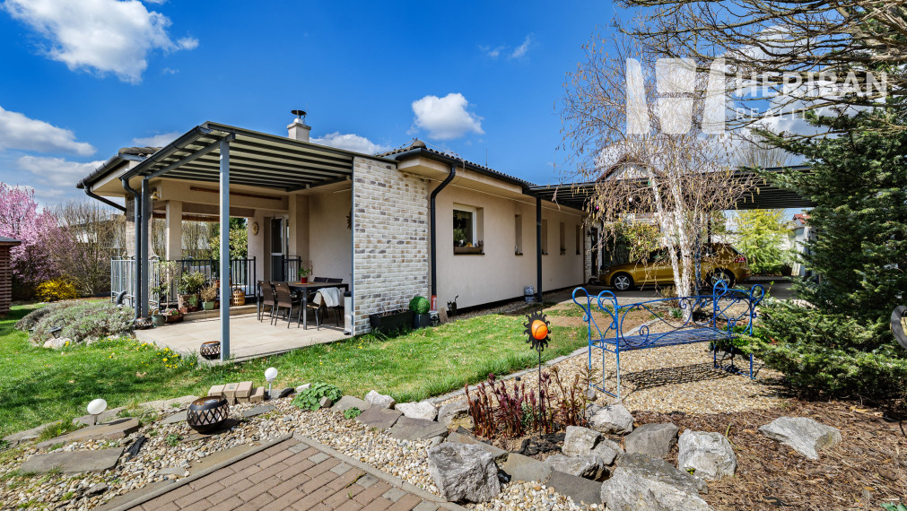 NA PREDAJ – 4 IZB. RODINNÝ DOM, VAJKOVCE (SLNEČNÁ STRÁŇ)