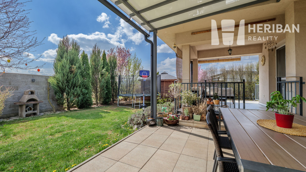 NA PREDAJ – 4 IZB. RODINNÝ DOM, VAJKOVCE (SLNEČNÁ STRÁŇ)