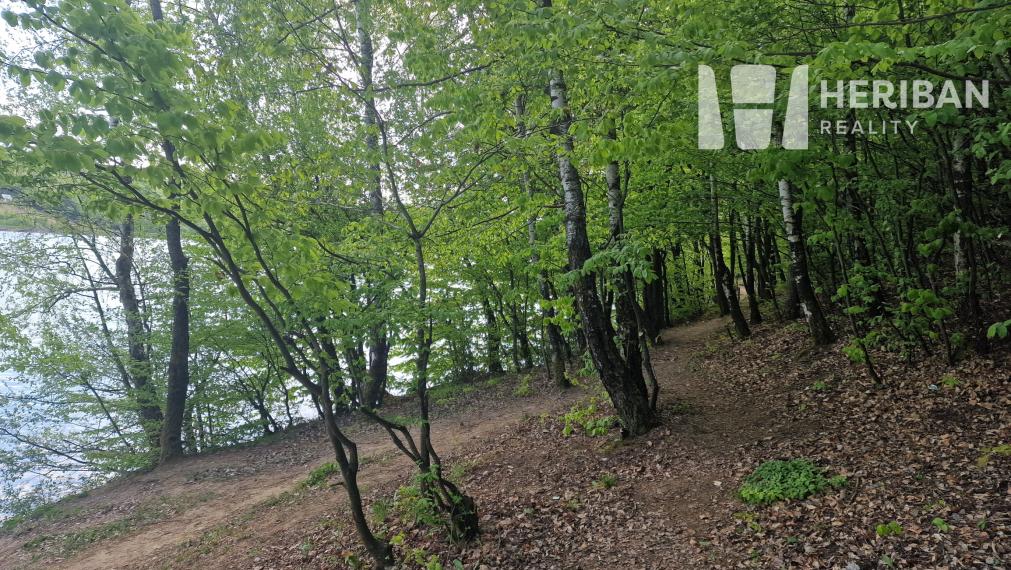 3izb.murovaná chata pri jazere, 21ár.pozemok, Bukovec