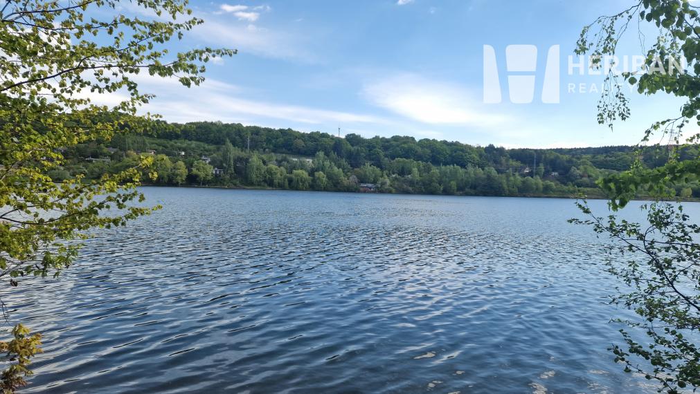 3izb.murovaná chata pri jazere, 21ár.pozemok, Bukovec