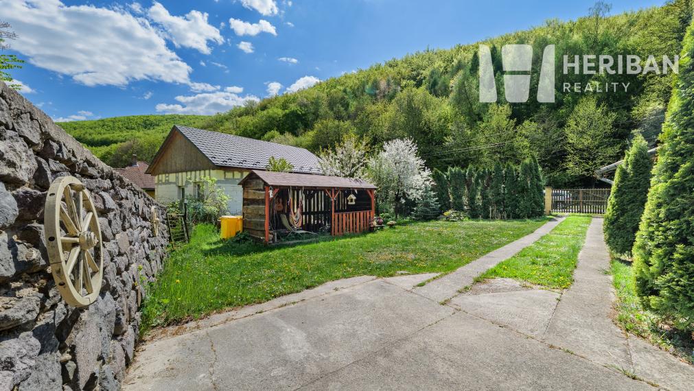 rekonštr.dom s 12,5ár.pozemkom,obec Hollóháza,Maďarsko