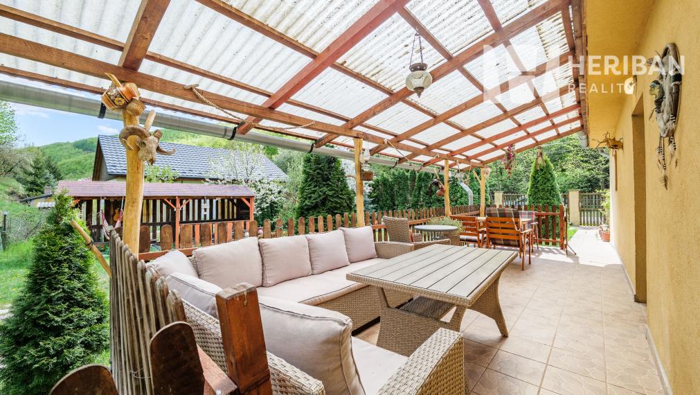 rekonštr.dom s 12,5ár.pozemkom,obec Hollóháza,Maďarsko