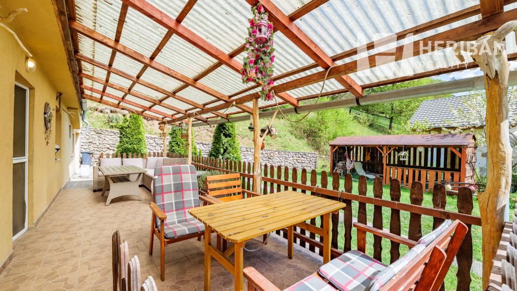 rekonštr.dom s 12,5ár.pozemkom,obec Hollóháza,Maďarsko