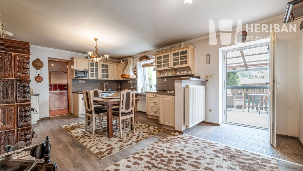 rekonštr.dom s 12,5ár.pozemkom,obec Hollóháza,Maďarsko