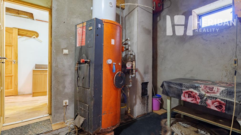 rekonštr.dom s 12,5ár.pozemkom,obec Hollóháza,Maďarsko