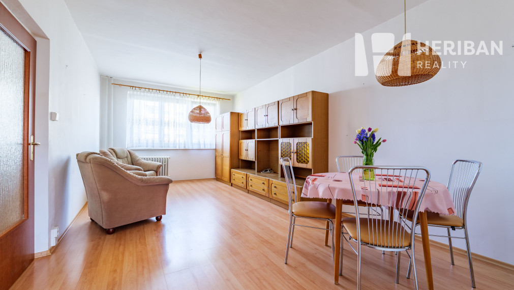 4zb.byt s logiou, 81m2, Sokolovská ul, Západ-Terasa