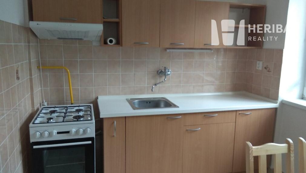 Väčší 1-izb.tehl.byt,42 m²,Obrancov mieru,KE-Sever