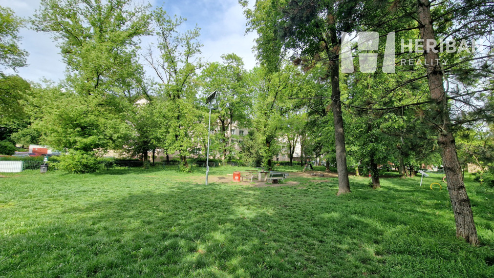 Väčší 1-izb.tehl.byt,42 m²,Obrancov mieru,KE-Sever