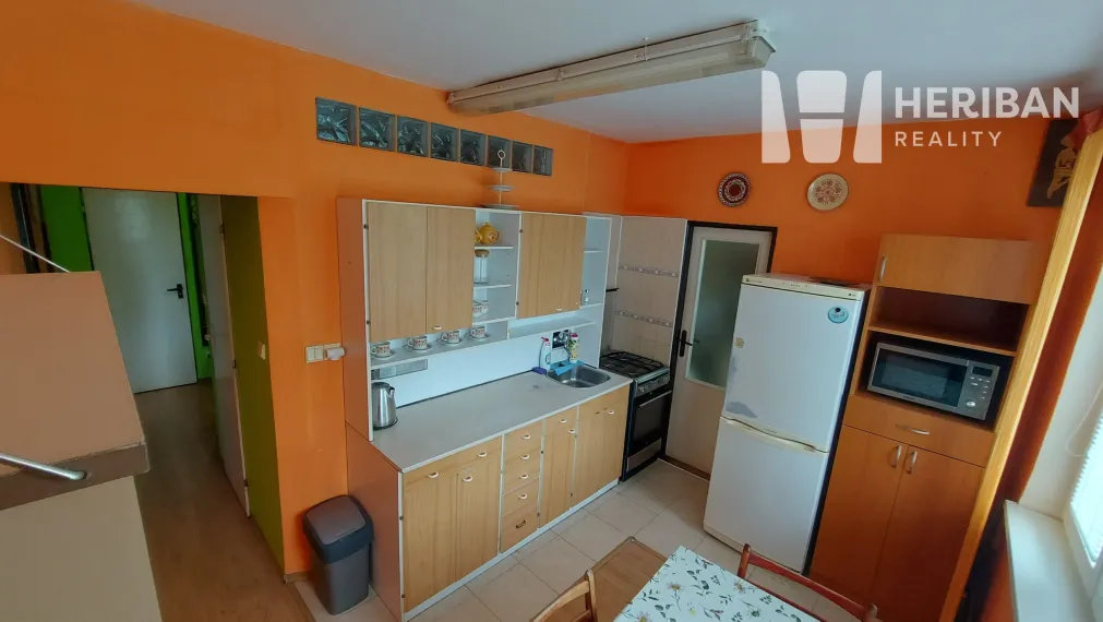 3izb. byt s logiou 72 m2, ul. Azovská, KE Nad Jazerom