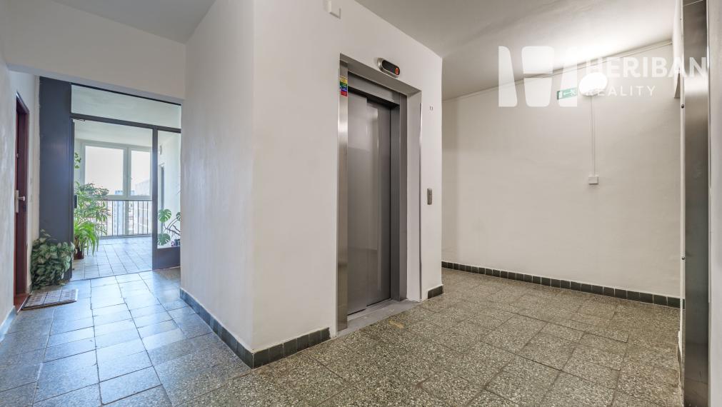 veľký 1-izb.byt s 2 logiami, 41m2, Jantárova ul, KE-JUH