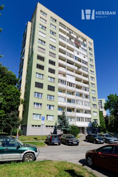 veľký 1-izb.byt s 2 logiami, 41m2, Jantárova ul, KE-JUH