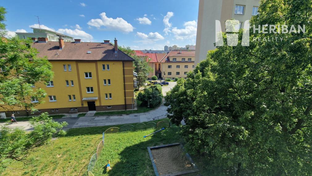 3-izb.byt s logiou, 73m2, 3.p, Mudroňova ul, KE-časť JUH