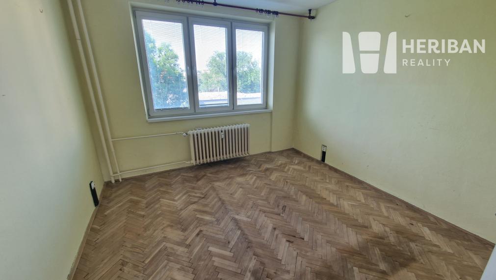 3-izb.byt s logiou, 73m2, 3.p, Mudroňova ul, KE-časť JUH