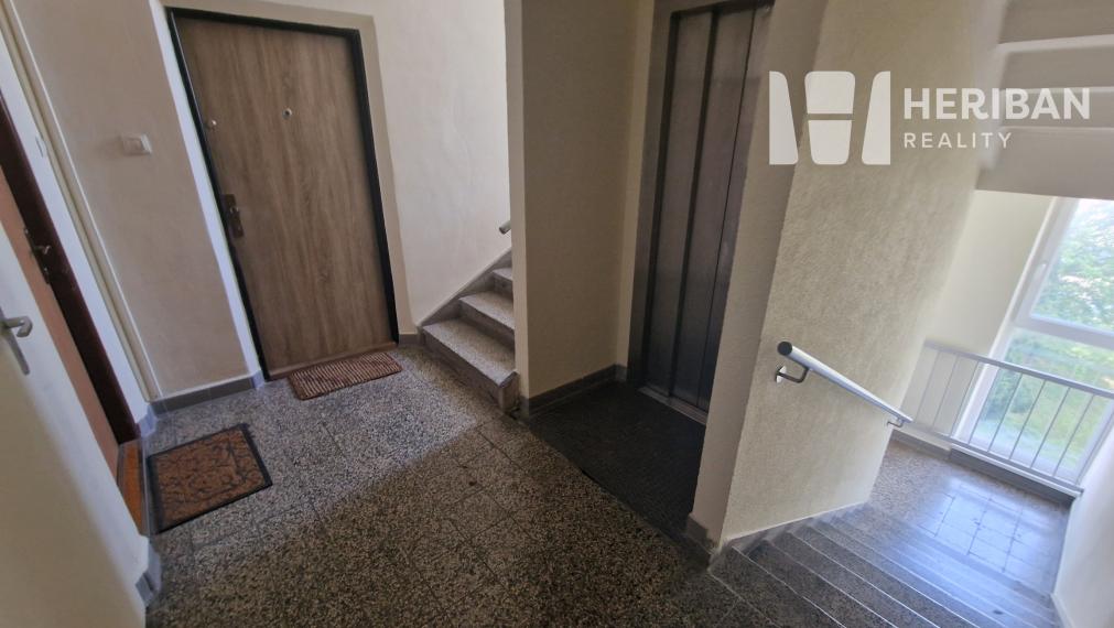 3-izb.byt s logiou, 73m2, 3.p, Mudroňova ul, KE-časť JUH