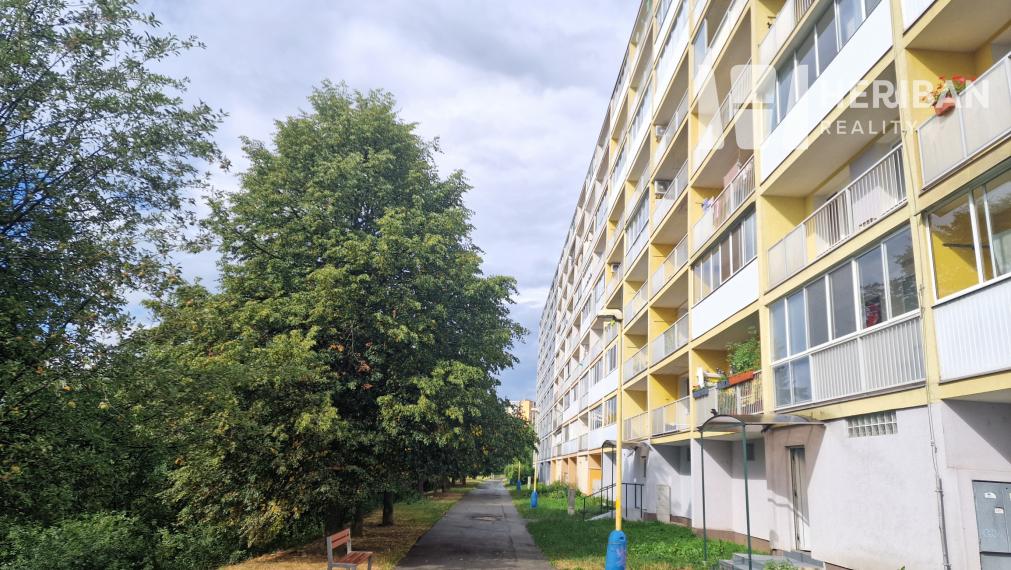 3-izb.byt s 6mlogiou,zariadený, nová komplet rek, Jaltská ul