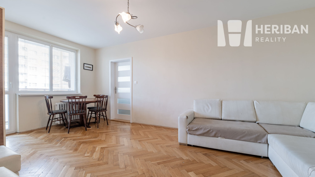 4zb.byt s logiou, 72m2, ul. Výstavby, Západ-Terasa
