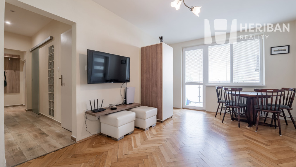 4zb.byt s logiou, 72m2, ul. Výstavby, Západ-Terasa