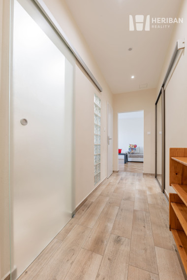 4zb.byt s logiou, 72m2, ul. Výstavby, Západ-Terasa