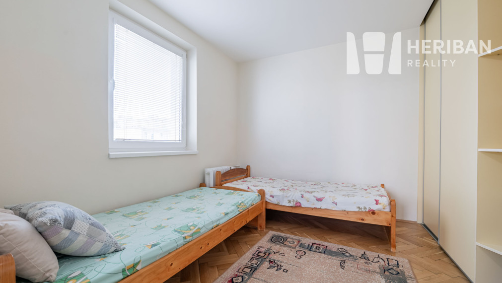 4zb.byt s logiou, 72m2, ul. Výstavby, Západ-Terasa