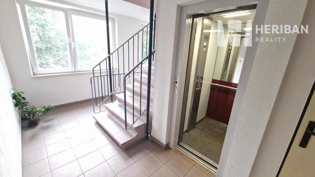 1,5izb.byt s 6m logiou, komplet.rek, Turgenevova ul, KE-Juh