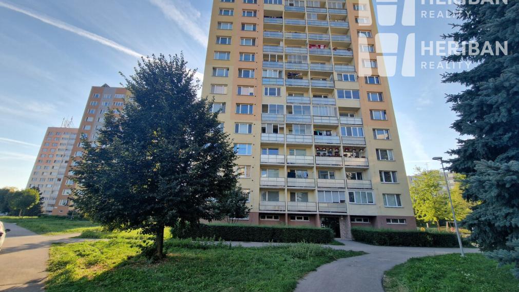 1,5-izb.byt s 2 logiami, komplet.rek., Meteorova ul, Jazero