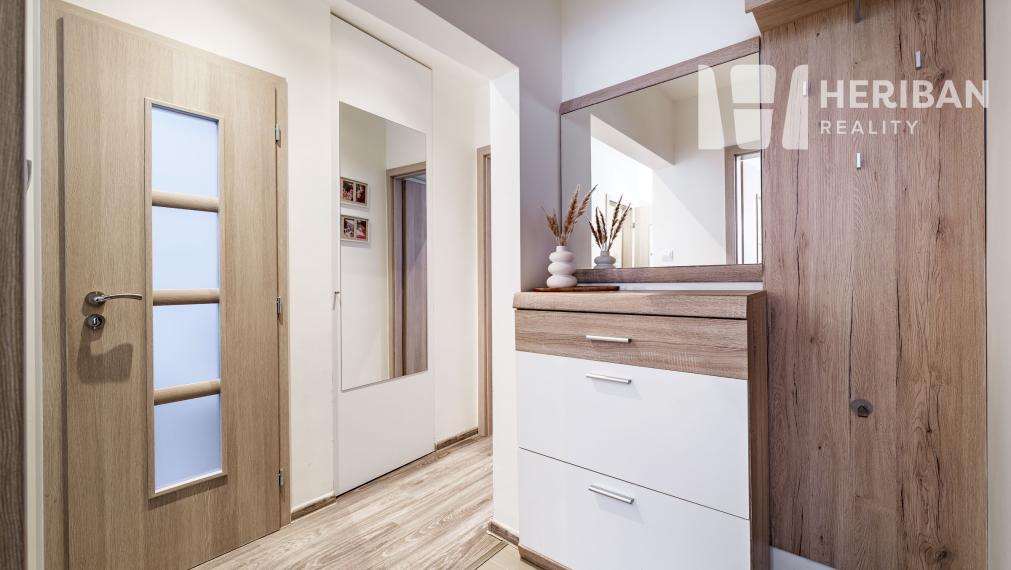 2-izb.byt s logiou, 50m2, rekonštr.,Titogradská ul, KE- KVP