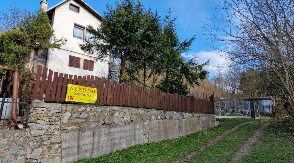 murovaná rekreačná chata, plyn+vodovod, 4,7ár.pozemok, Sokol-časť Uhrinč