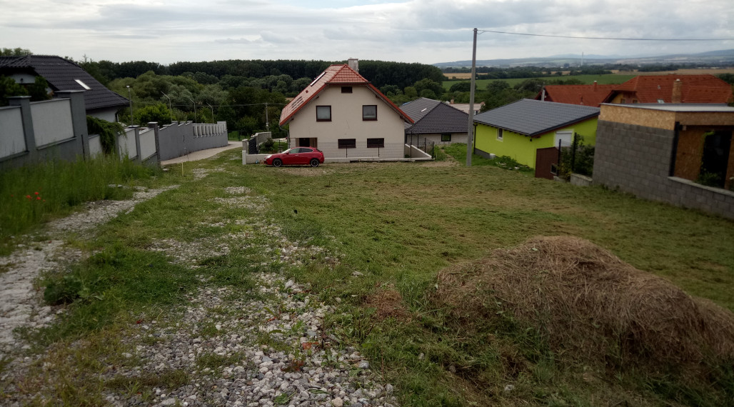 7,1 ár.pozemok na výstavbu RD, obec Nižná Hutka, KE-okolie