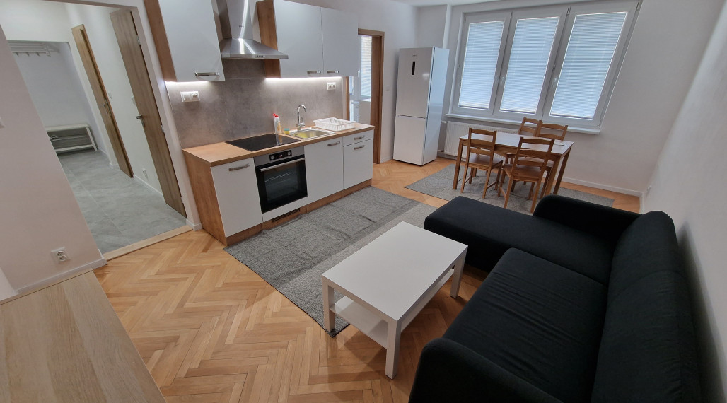 1,5 izb.byt s balkónom, nová rekonštr, Hroncova ul,KE-Sever