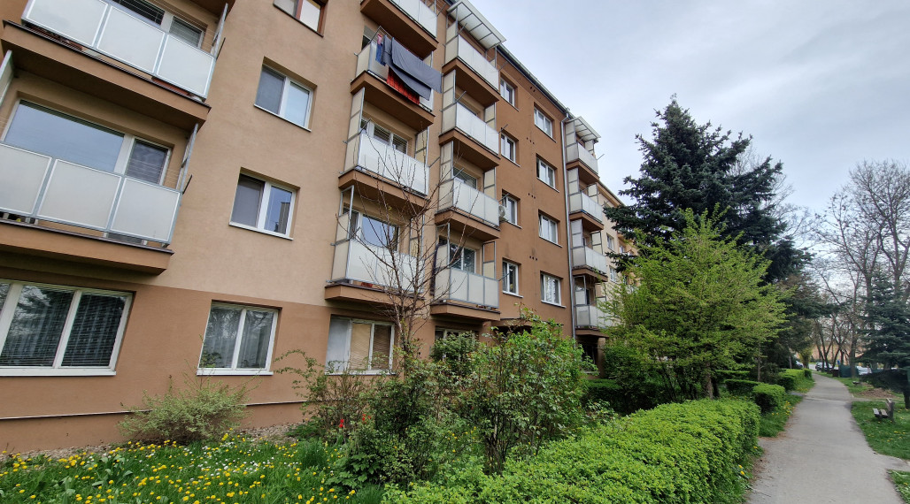 1 izb.tehlový byt, 37m2, ul. Cesta pod Hradovou, KE-Sever