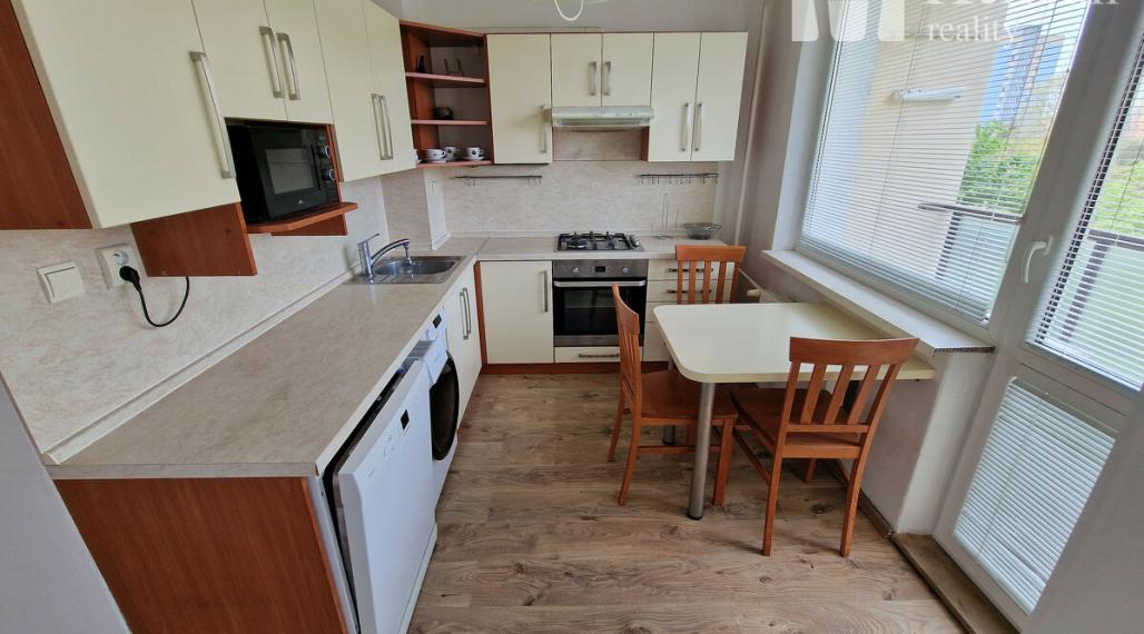 3-izb.byt s 2logiami, 65m2, 5.p, Jantárova ul, KE-časť JUH