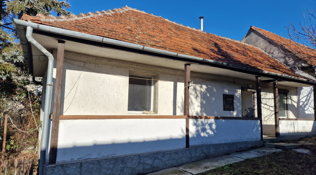 rodinný dom s 6,2ár.pozemkom, obec Hollóháza, Maďarsko