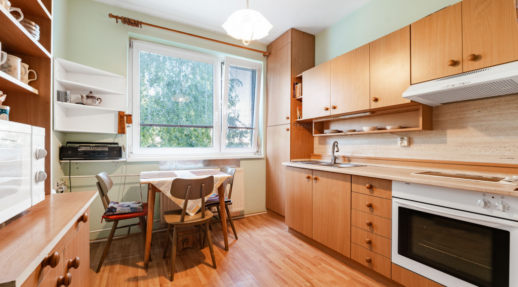 2-izb.byt s logiou, 49m2, 3.p., Titogradská ul, KE-časť KVP