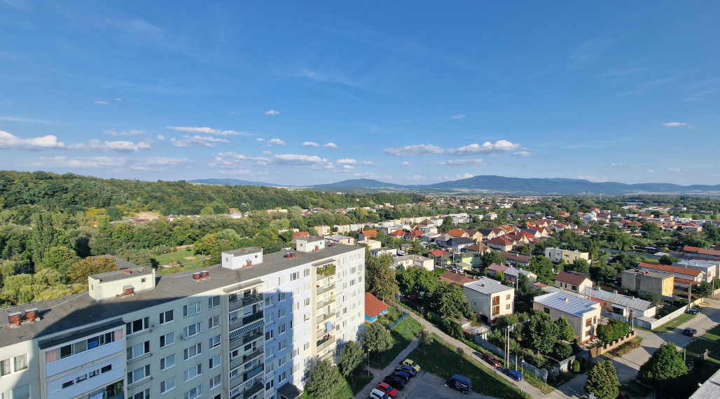 1,5-izb.byt s 2 logiami, komplet.rek., Meteorova ul, Jazero