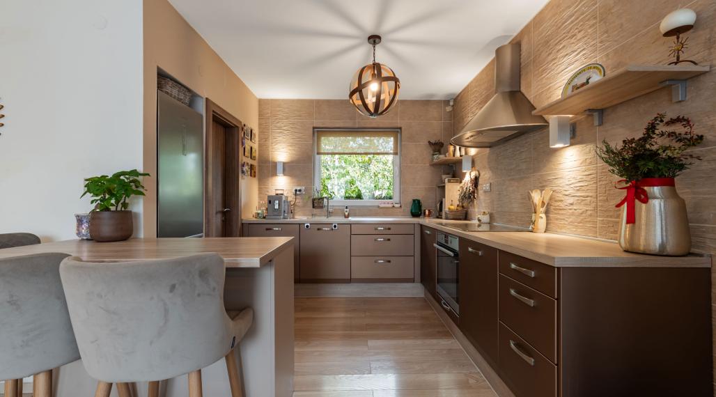 4-izb.rodinný dom s 8,2 ár.pozemkom, Vajkovce, Slnečná stráň