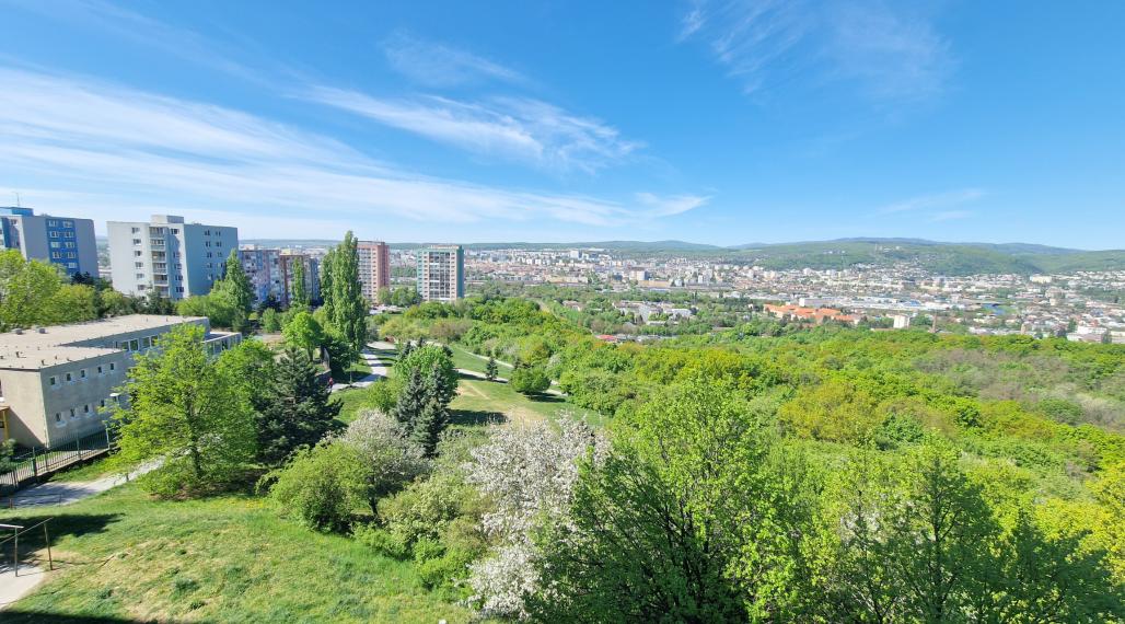 1,5-izb.byt s 6m logiou, komplet.rek, Jaltská ul, Furča