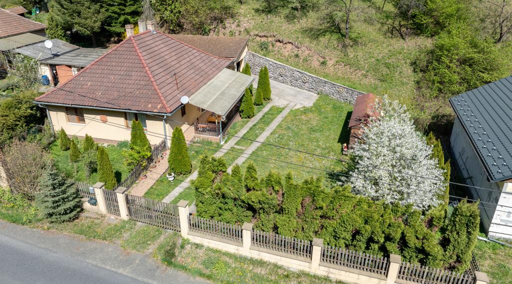 rekonštr.dom s 12,5ár.pozemkom,obec Hollóháza,Maďarsko