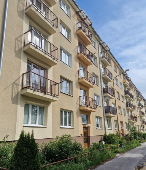 Väčší 1-izb.tehl.byt,42 m²,Obrancov mieru,KE-Sever
