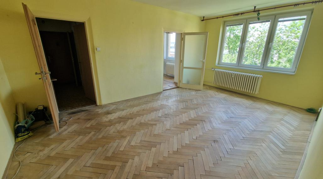 3-izb.byt s logiou, 73m2, 3.p, Mudroňova ul, KE-časť JUH