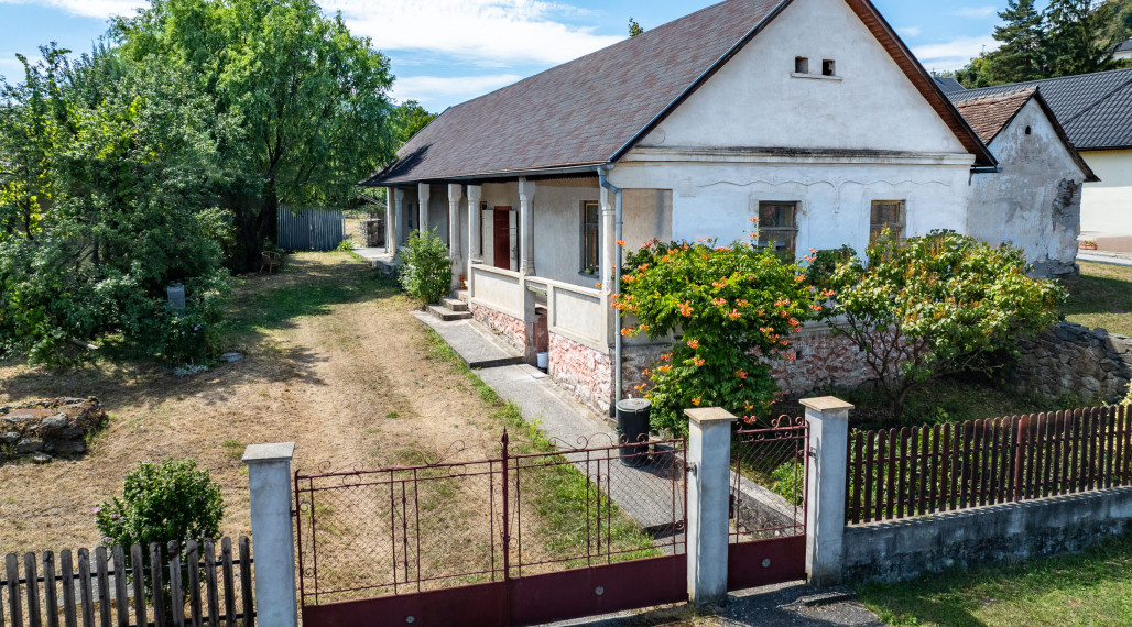 rodinný dom s 16ár.pozemkom, obec Slanec, KE-Okolie