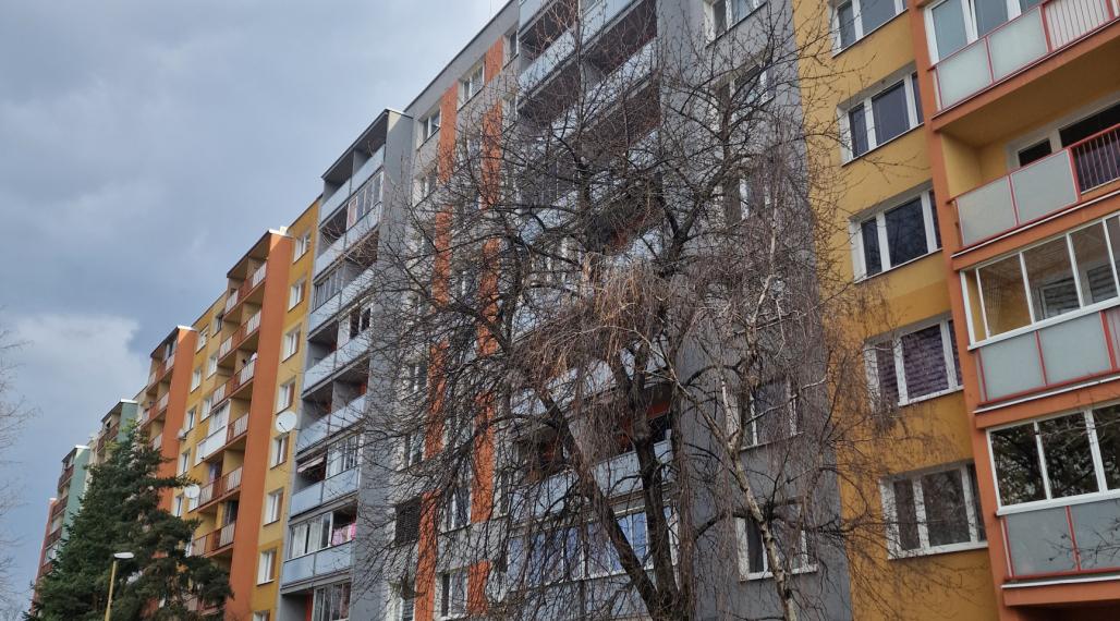 3-izb.byt s logiou, zariadený, nová komplet rek, Krosnianska ul