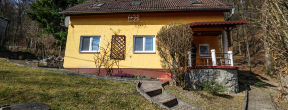 3-izb.murovaná chata,7,6ár.pozemok,Baška, časť Maša