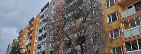 3-izb.byt s logiou, zariadený, nová komplet rek, Krosnianska ul