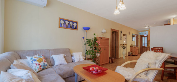 veľký 3izb.byt s logiou, 79m2,Komenského ul, Staré Mesto