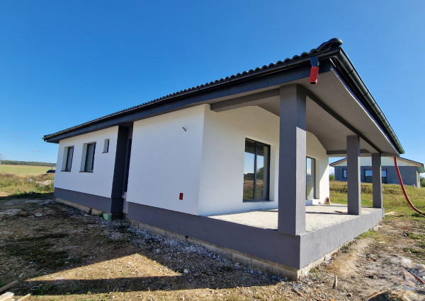 NOVOSTAVBA, 4-izb.rodinný dom s 5,4ár.pozemkom, obec Cestice, KE-Okolie