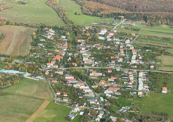 Pozemok na výstavbu RD, Hýľov