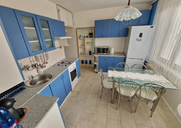 3 izb.byt s logiou, 67m2,zariadený, Karpatská ul,Staré Mesto