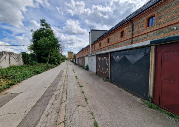 panelová garáž, ul. Rampova / Stromova , KE-Staré Mesto