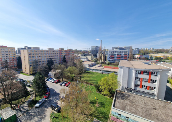 1,5 izb.byt,41m2,rekonštr.,zariadený, Kuzmanyho,Staré Mesto