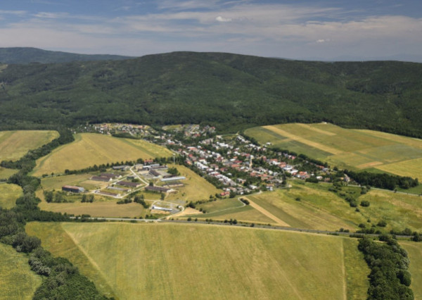 9,2 ár.pozemok na výstavbu RD, Nováčany, KE-okolie